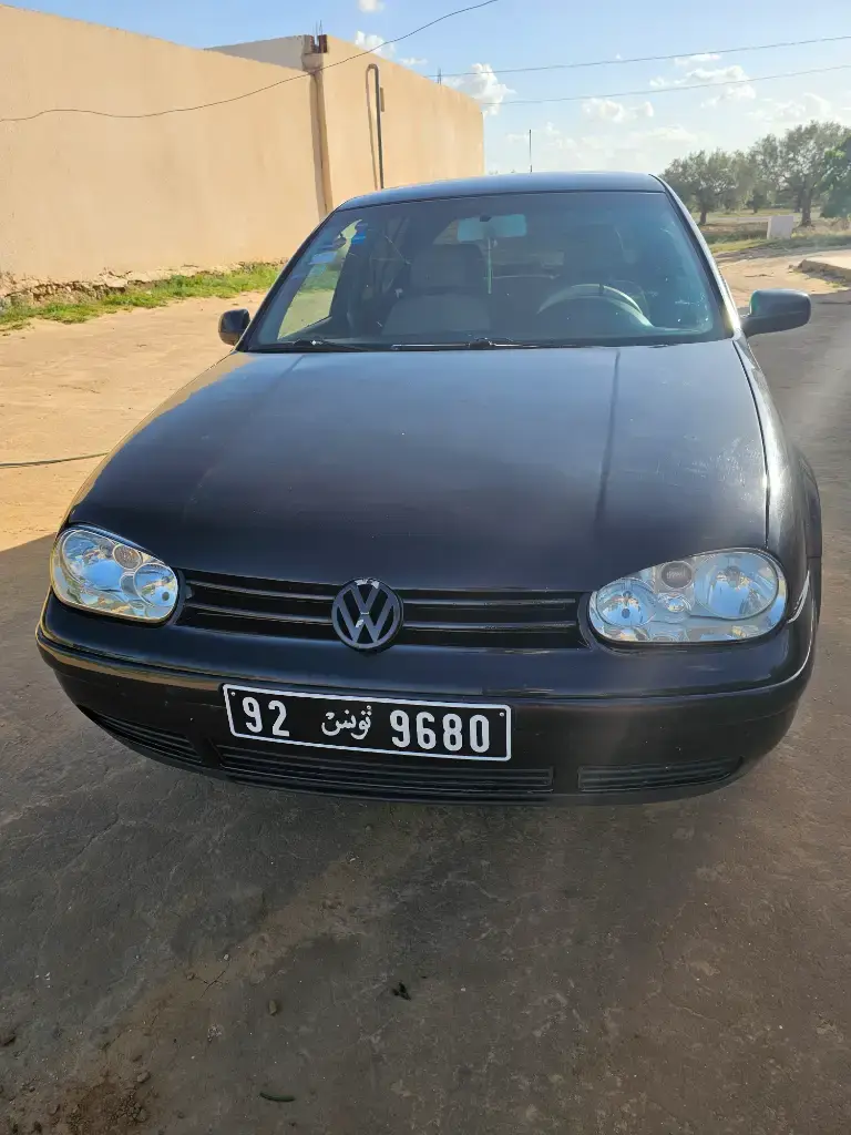 Volkswagen Golf 1999 242000 km