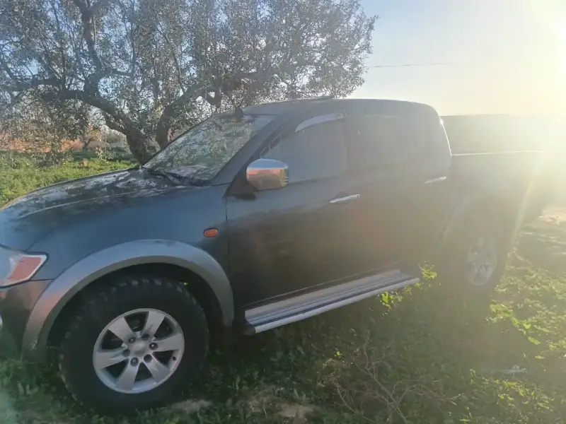 Mitsubishi l200