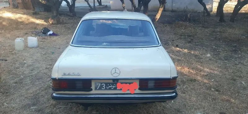 Mercedes 240D