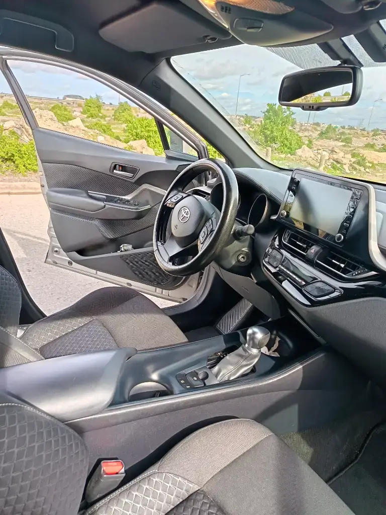 Toyota C-hr 2020 99800 km