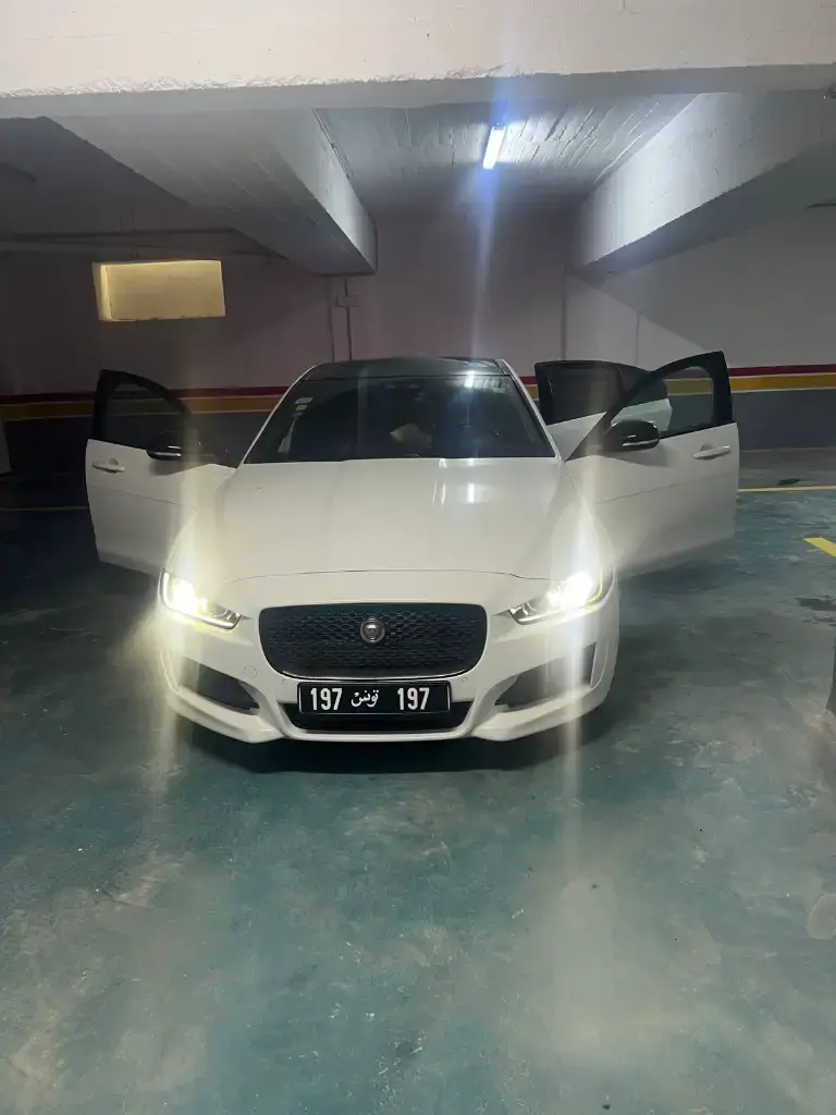 Jaguar Xe 2017 123000 km