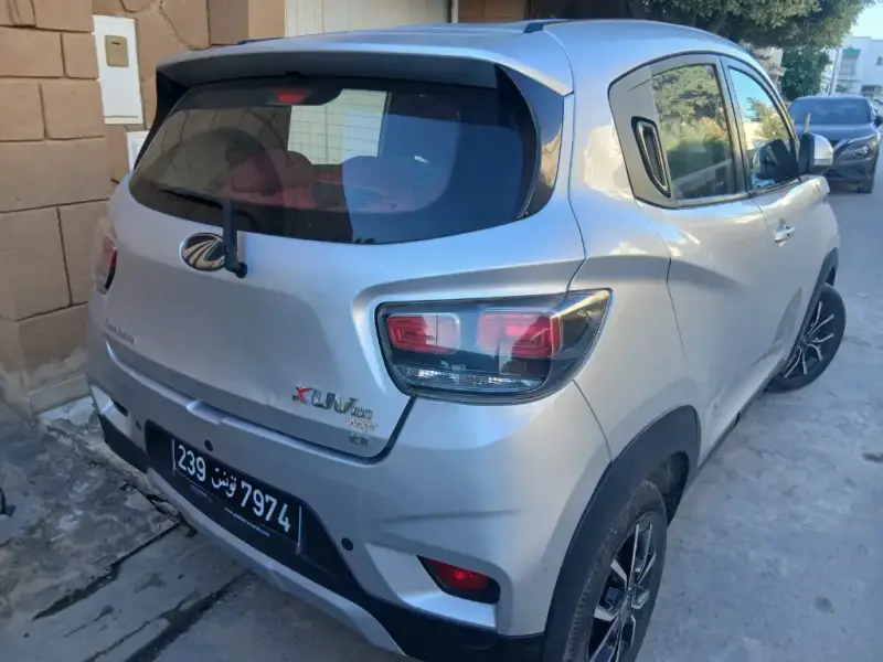 Mahindra Kuv 100 2023 80000 km