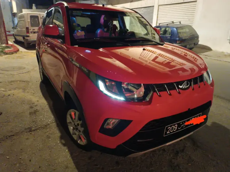 MAHINDRA KUV 100 K8 TOUTE OPTION DANS L'EMBALLAGE