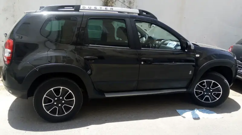 Dacia Duster SUV 4*4 Importée modèle unique état t.t neuf tel: 51 550366.
