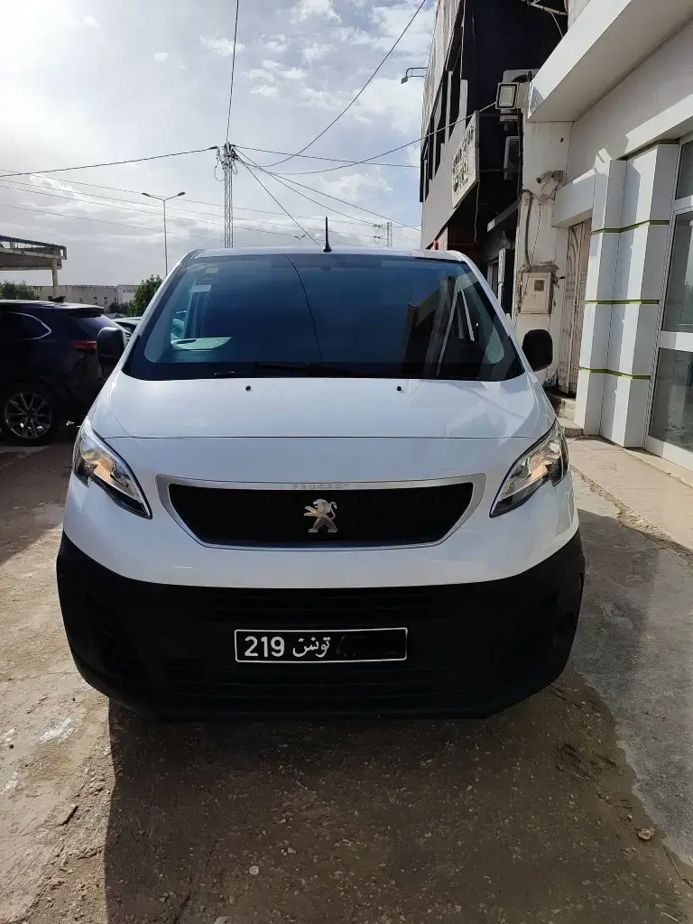 2020 Peugeot Expert 165000 km 1ERE MAIN ENTRETIEN MAISON TEL 22801802