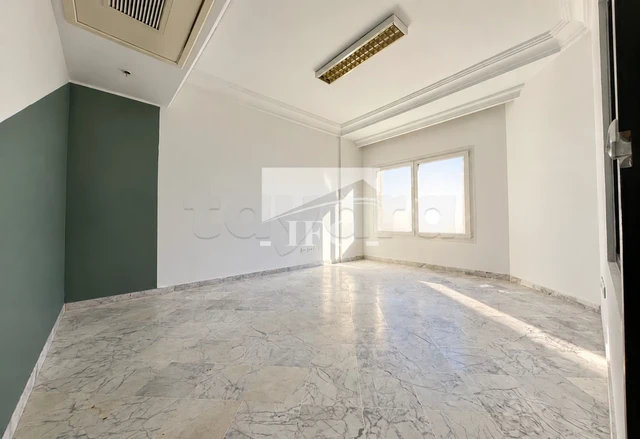Bureau en 8 espaces-190m²-CUN-IFCU89