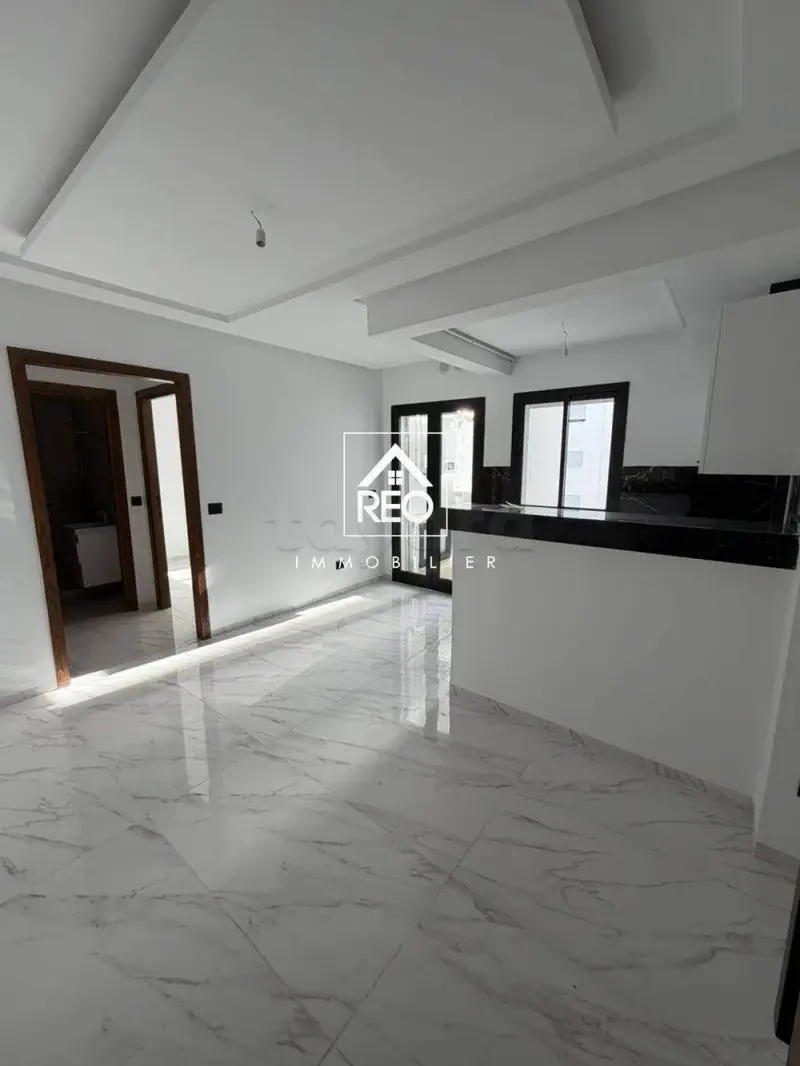 À VENDRE : Un appartement S+1 (Jamais Habité), idéalement situé à Cité Wahat